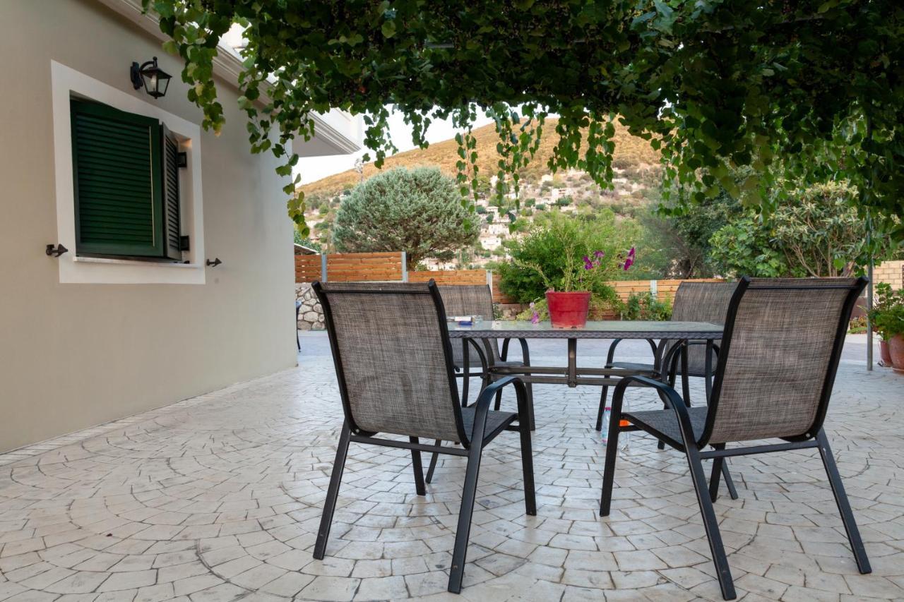 Tsoutsis Apartments Marantochori Экстерьер фото