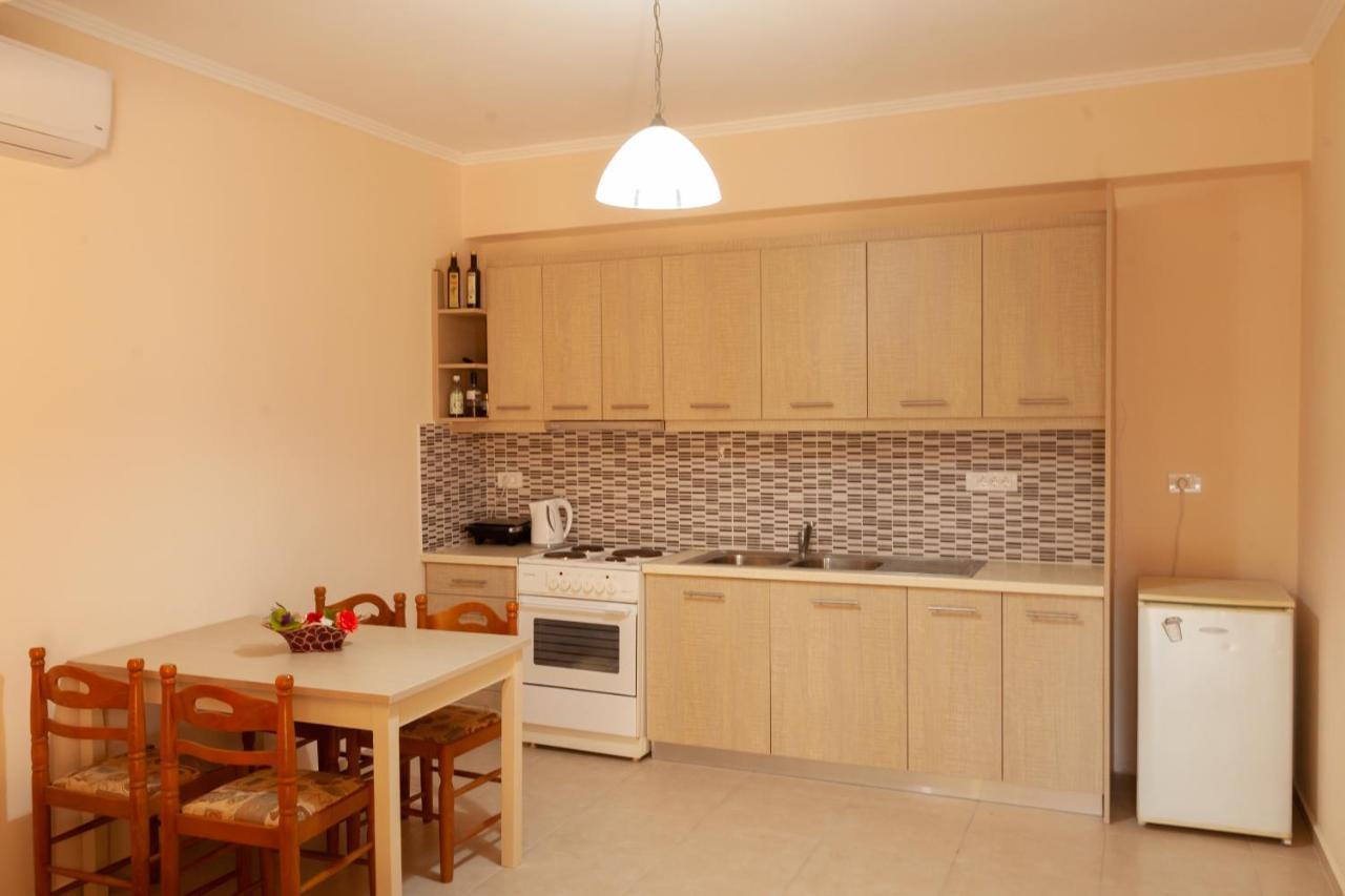 Tsoutsis Apartments Marantochori Номер фото
