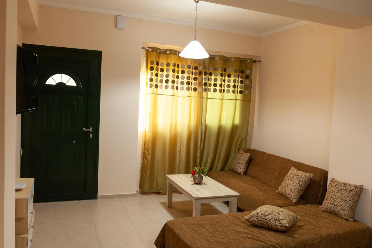 Tsoutsis Apartments Marantochori Номер фото