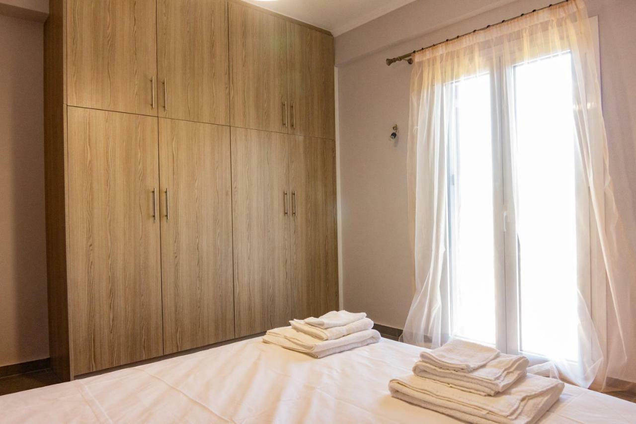 Tsoutsis Apartments Marantochori Экстерьер фото