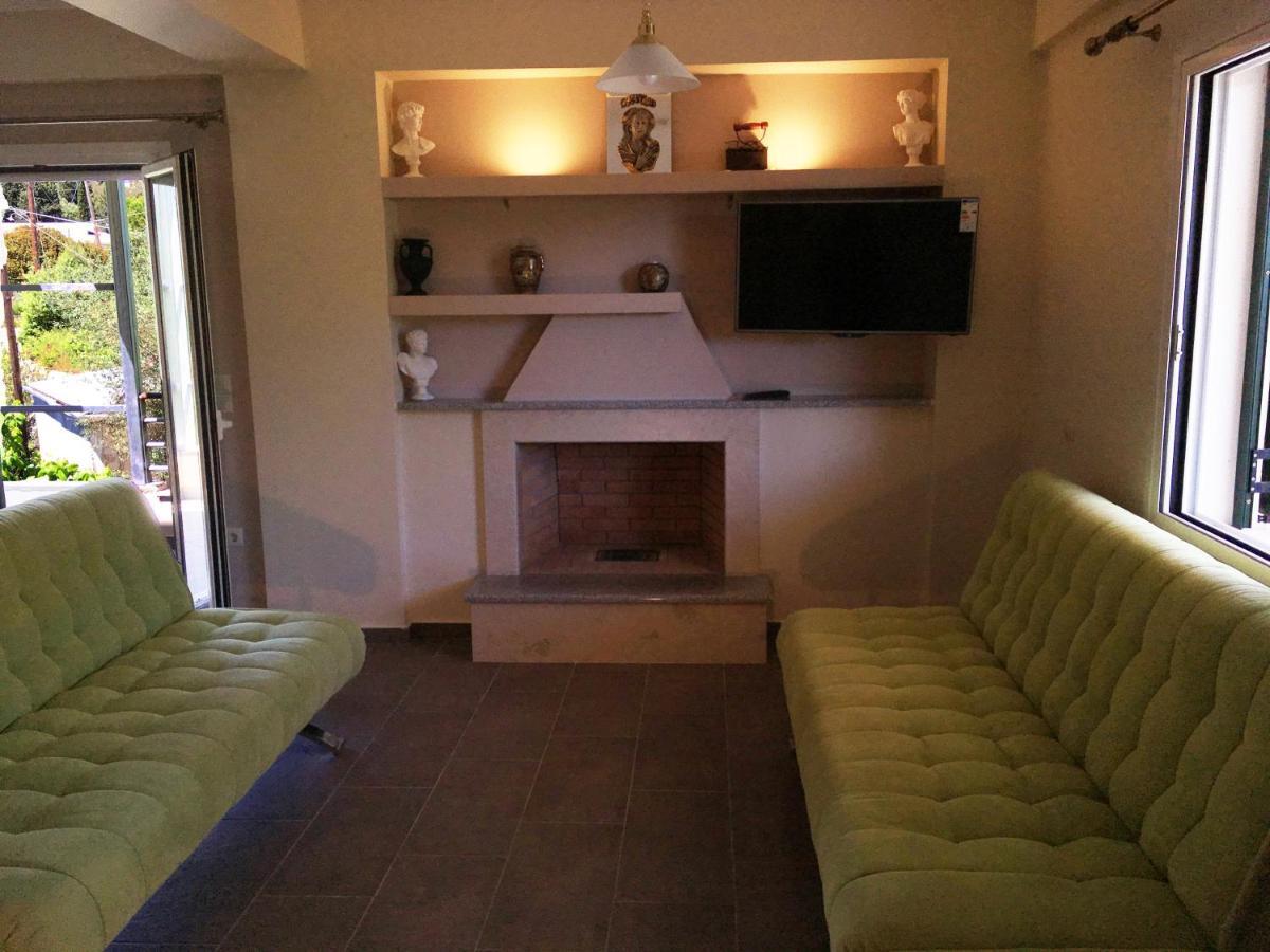 Tsoutsis Apartments Marantochori Экстерьер фото